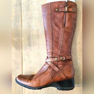 Clark Tall Leather Boots in Brown, size 11